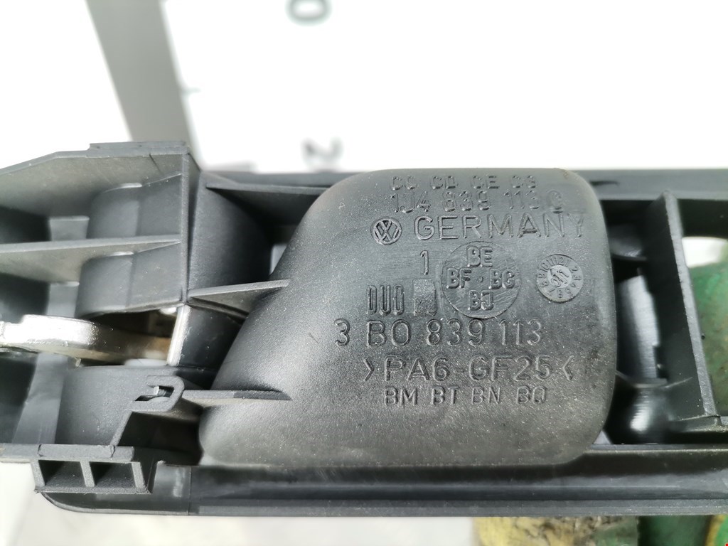 Ручка дверная задняя внутренняя левая VOLKSWAGEN Passat B5 1997-2005