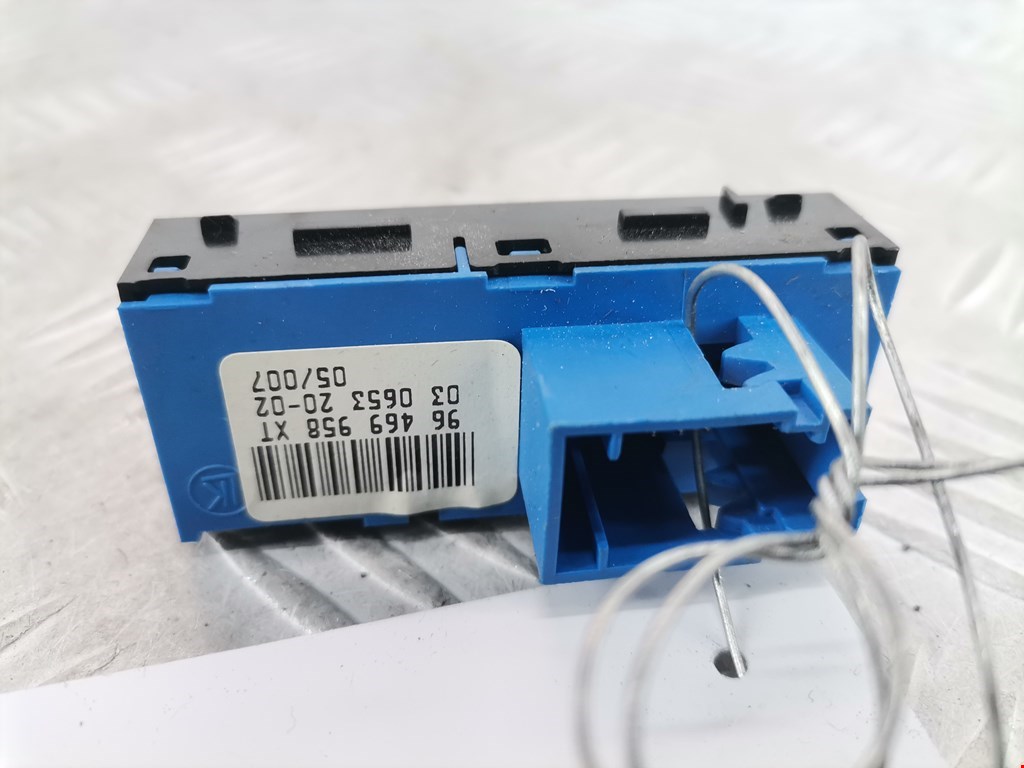 Кнопка центрального замка PEUGEOT 407 2004-2010