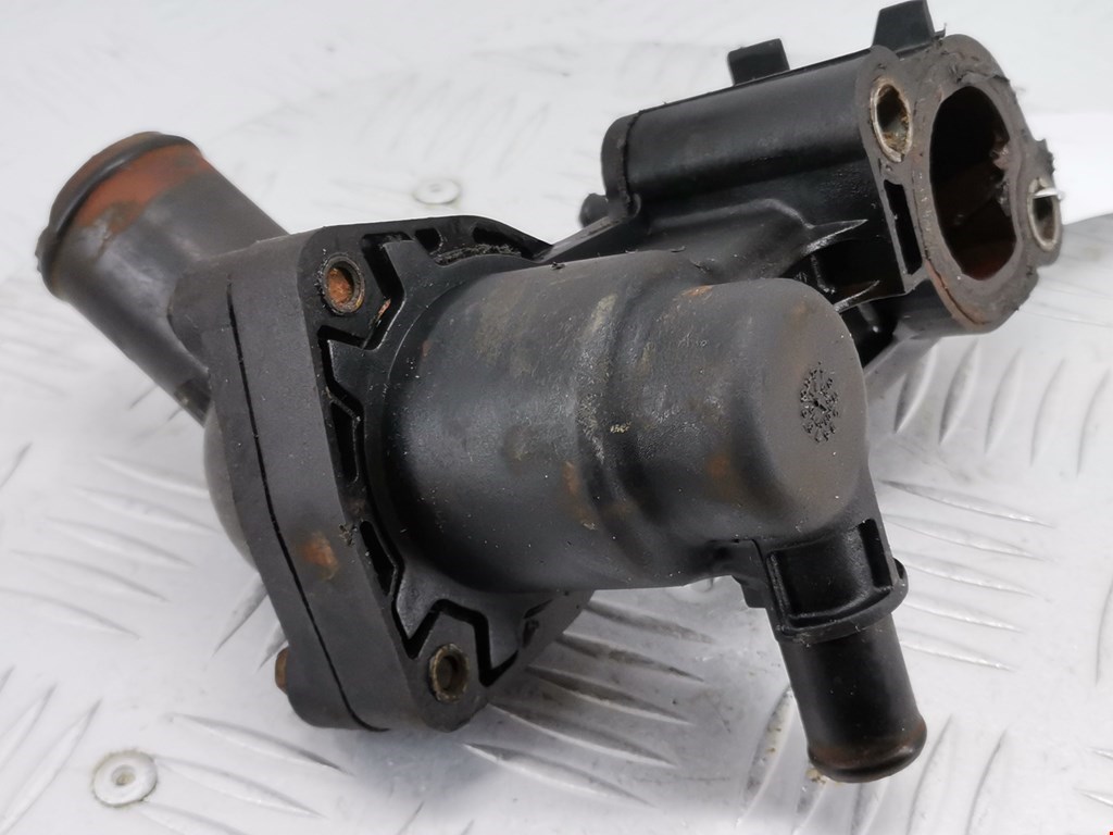 Корпус термостата FORD Focus II 2005-2011