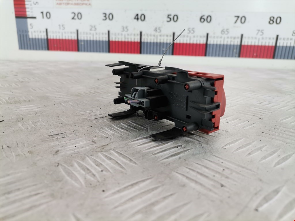 Кнопка аварийной сигнализации (аварийки) RENAULT Megane II 2002-2009
