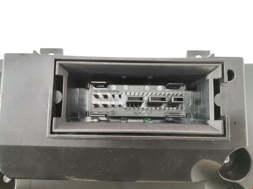 Панель приборов (щиток) VOLKSWAGEN Golf V 2003-2009