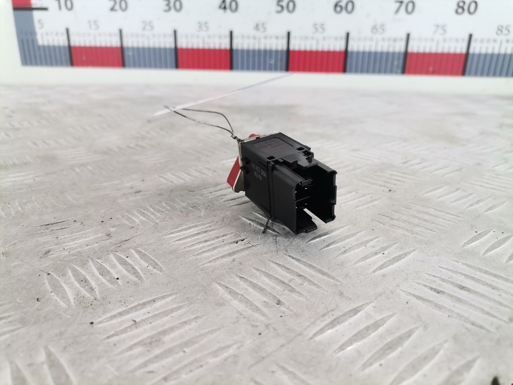 Кнопка аварийной сигнализации (аварийки) VOLKSWAGEN Golf V 2003-2009