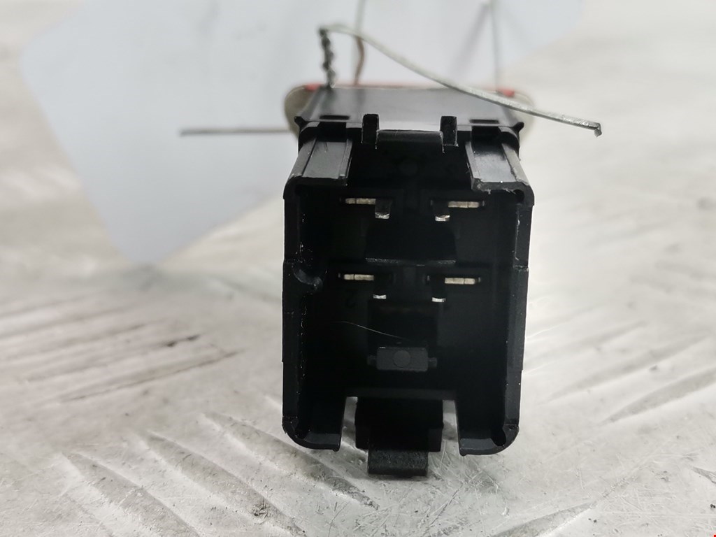 Кнопка аварийной сигнализации (аварийки) VOLKSWAGEN Golf V 2003-2009