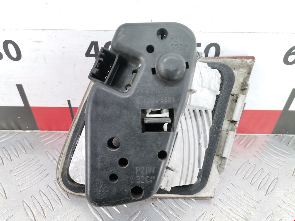 Фонарь задний внутренний левый BMW 3er E46 1998-2006