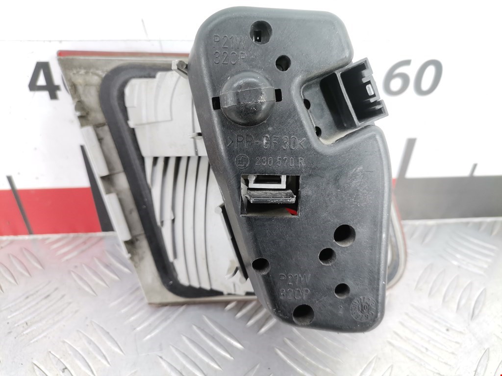 Фонарь задний внутренний правый BMW 3er E46 1998-2006