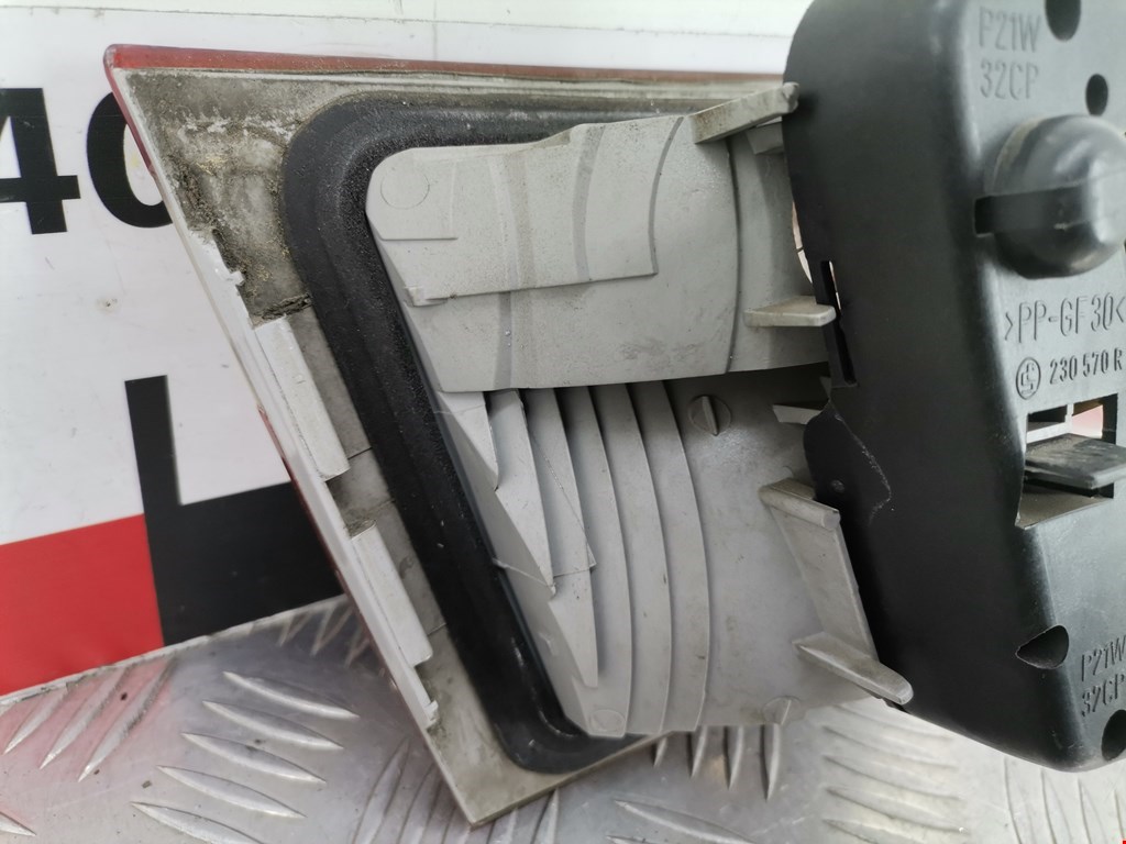 Фонарь задний внутренний правый BMW 3er E46 1998-2006