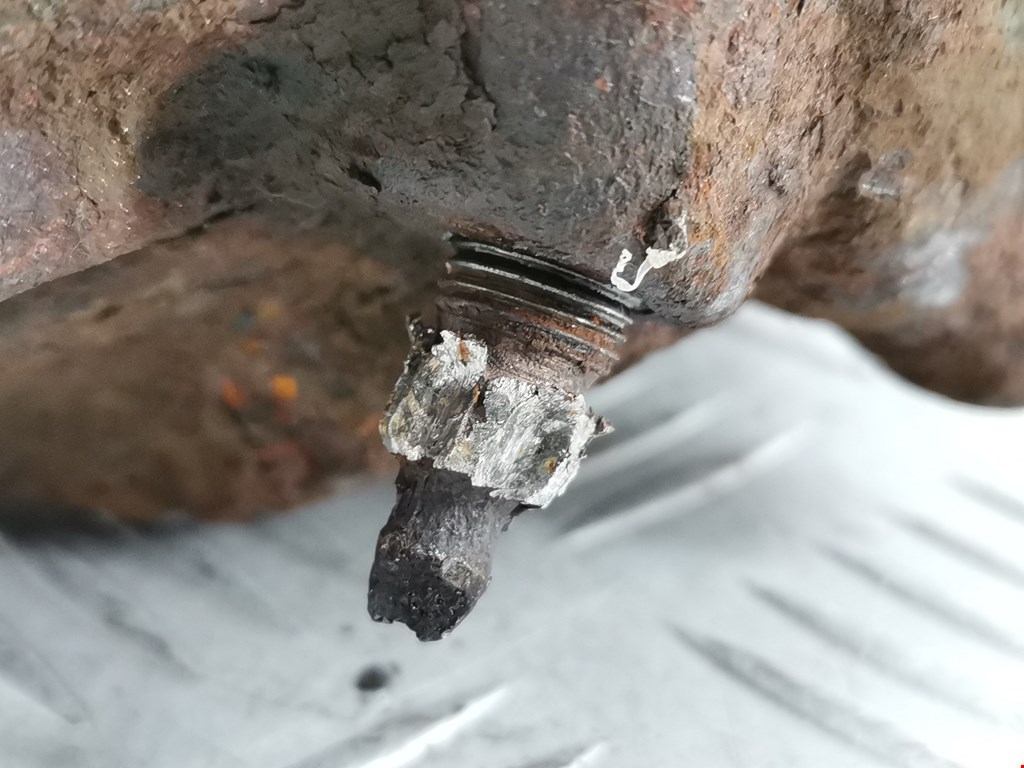 Суппорт передний правый HONDA CR-V III 2007-2012