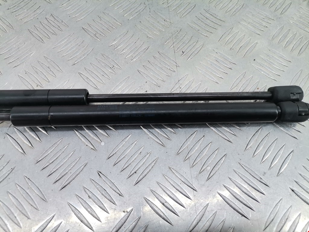 Амортизатор крышки (двери) багажника HYUNDAI Santa Fe SM/ Classic 2000-2012