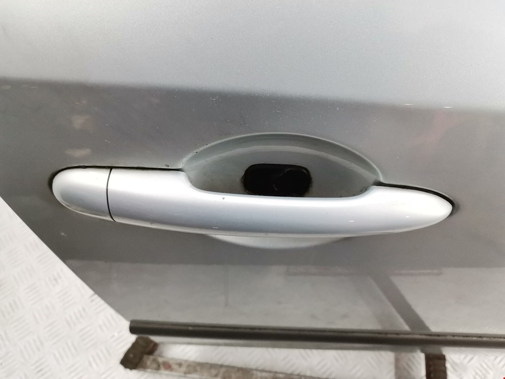 Дверь передняя правая RENAULT Laguna 2001-2007