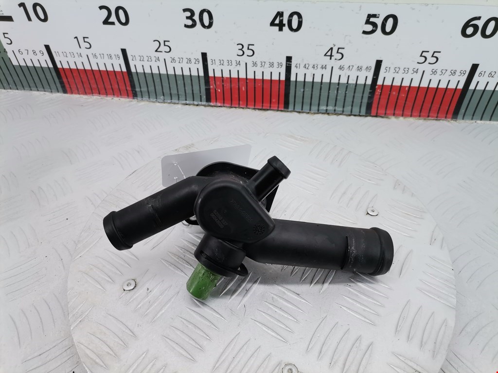 Фланец (штуцер системы охлаждения тройник) Seat Toledo 2 (1999-2004)