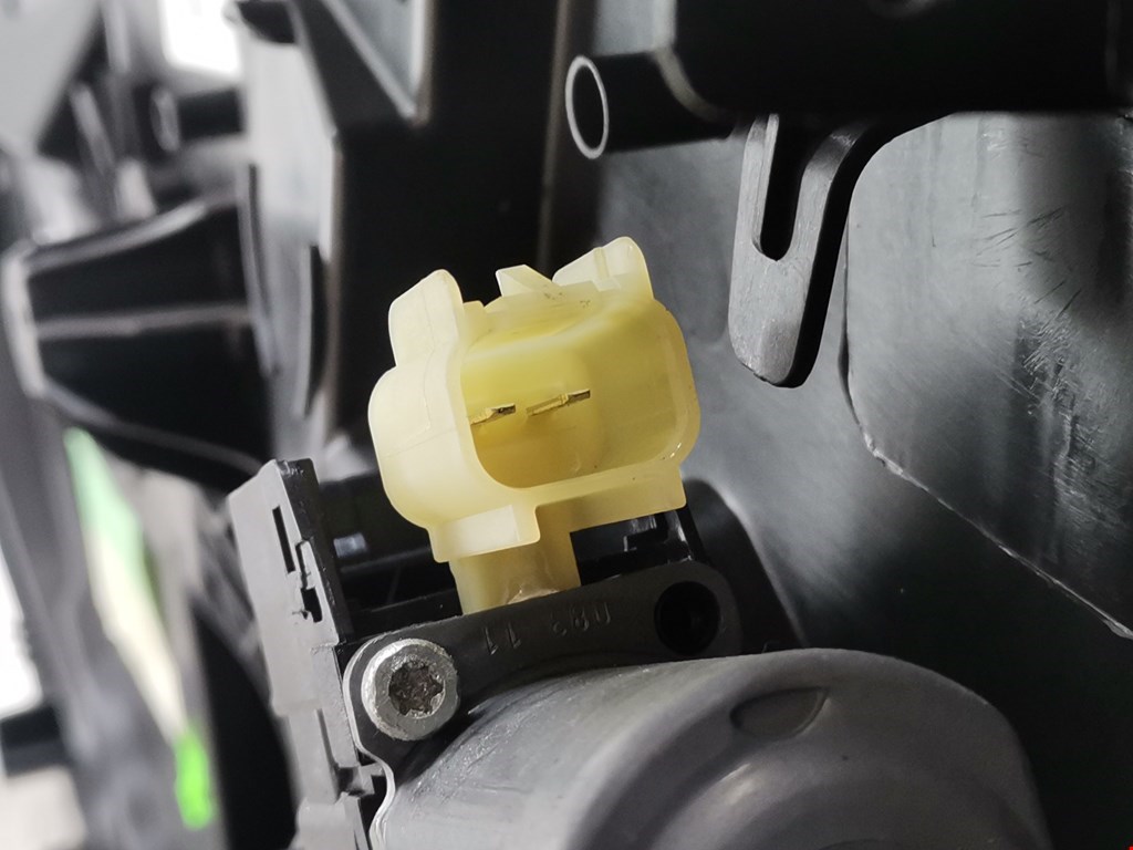 Стеклоподъемник передний левый FORD Fiesta 2008-2012