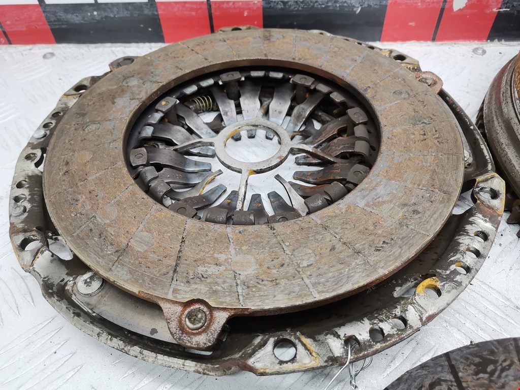 Маховик (демпфер сцепления) TOYOTA Avensis 2003-2008