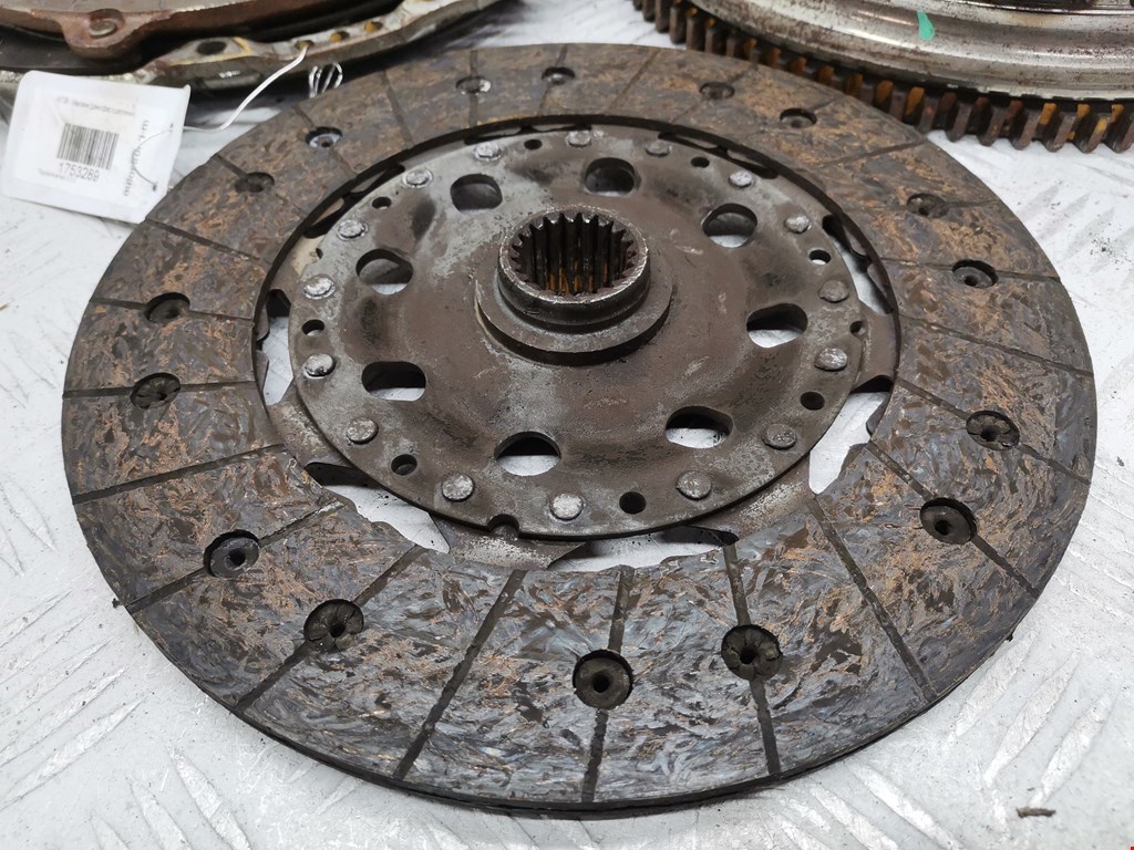 Маховик (демпфер сцепления) TOYOTA Avensis 2003-2008