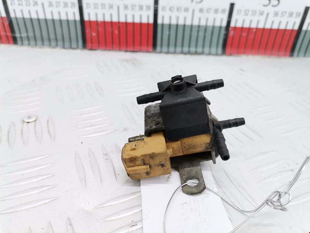 Клапан воздушного фильтра Volkswagen Golf 4 (1997-2004)