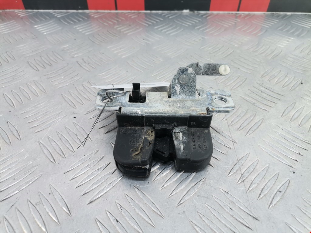 Замок багажника (крышки двери) SEAT Ibiza 2002-2008