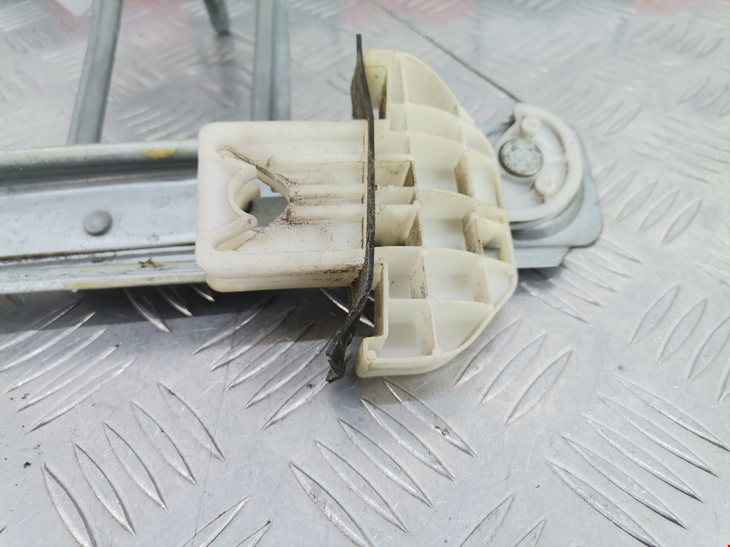 Стеклоподъемник задний правый FORD Focus I 1998-2005