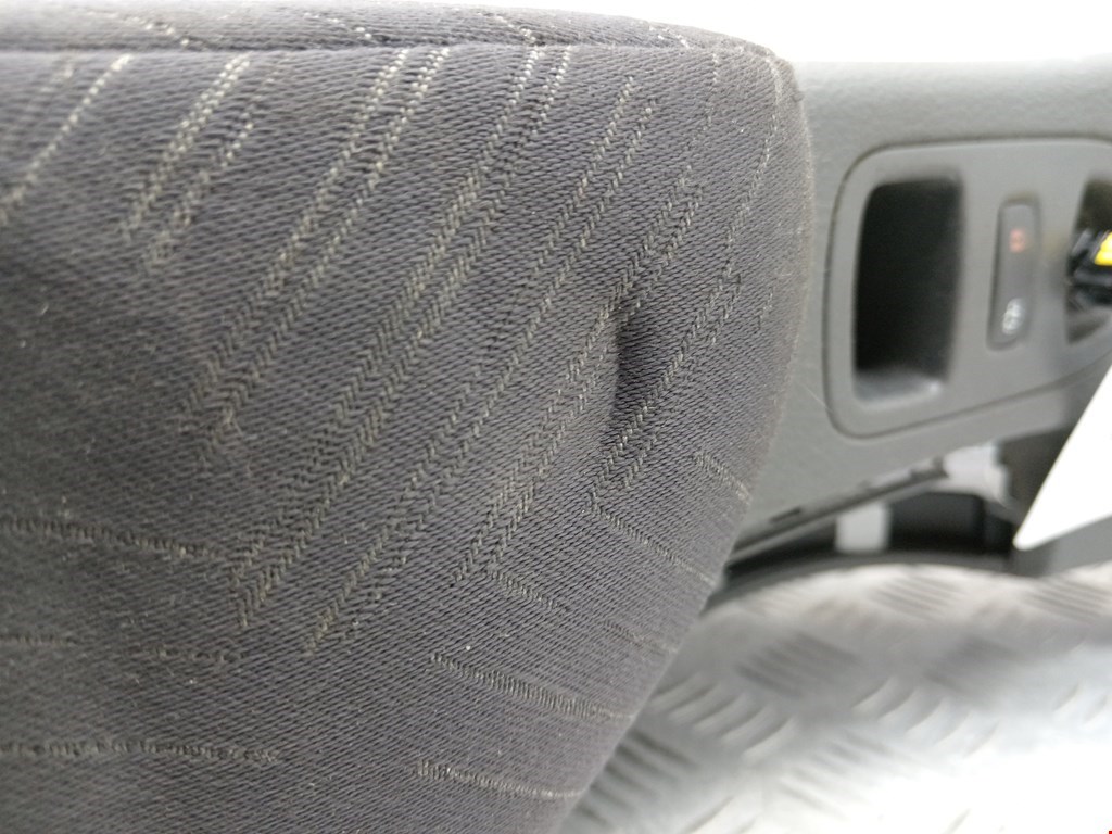 Подлокотник в салон RENAULT Laguna 2001-2007
