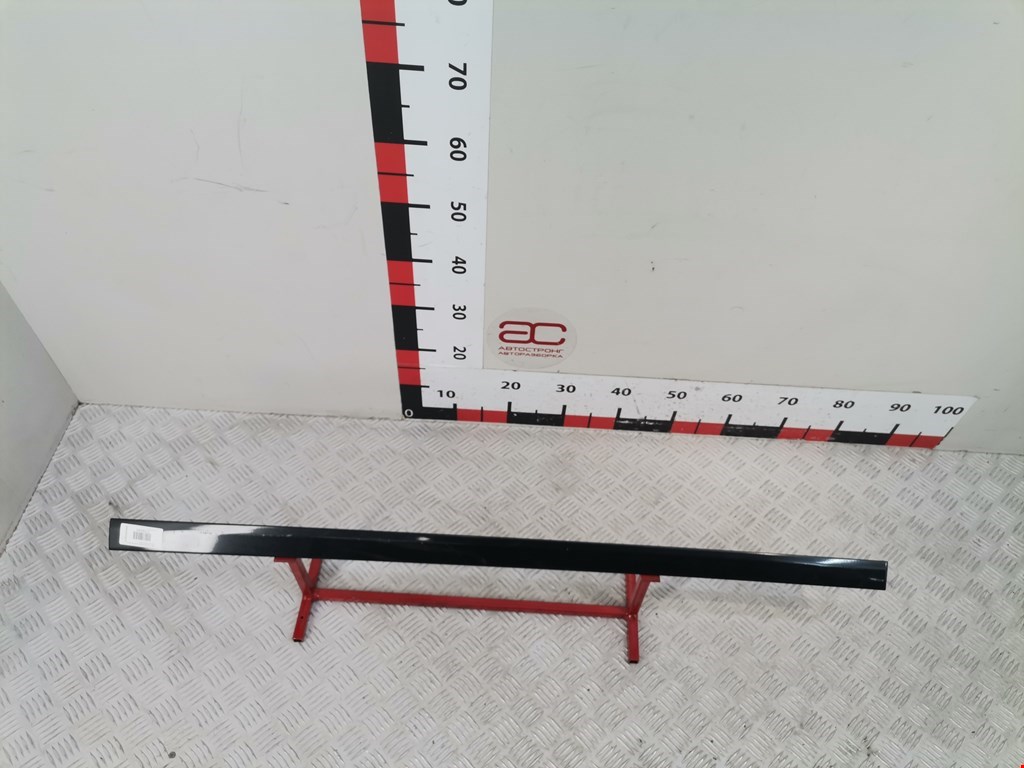 Накладка декоративная (молдинг) двери передней правой Audi A6 C5 (1997-2005)