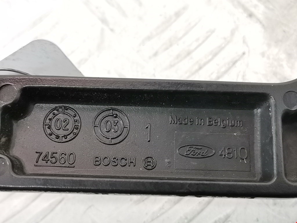 Поводок дворников передний левый/ правый FORD C-MAX 2003-2010