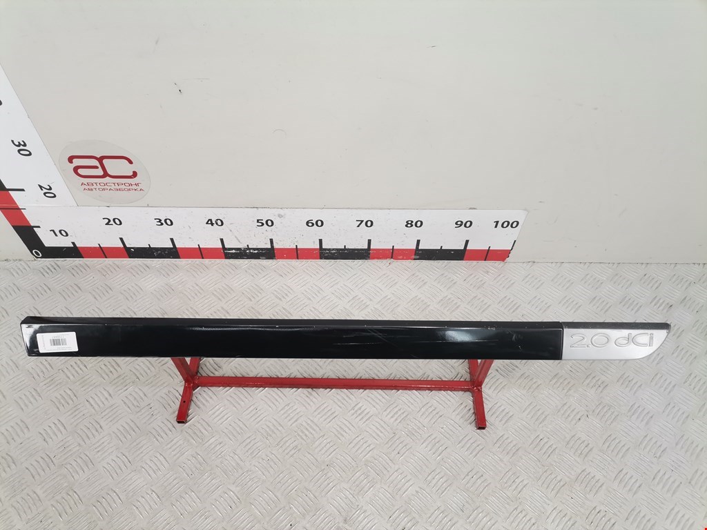 Накладка декоративная (молдинг) двери передней правой Renault Megane 2 (2002-2009)