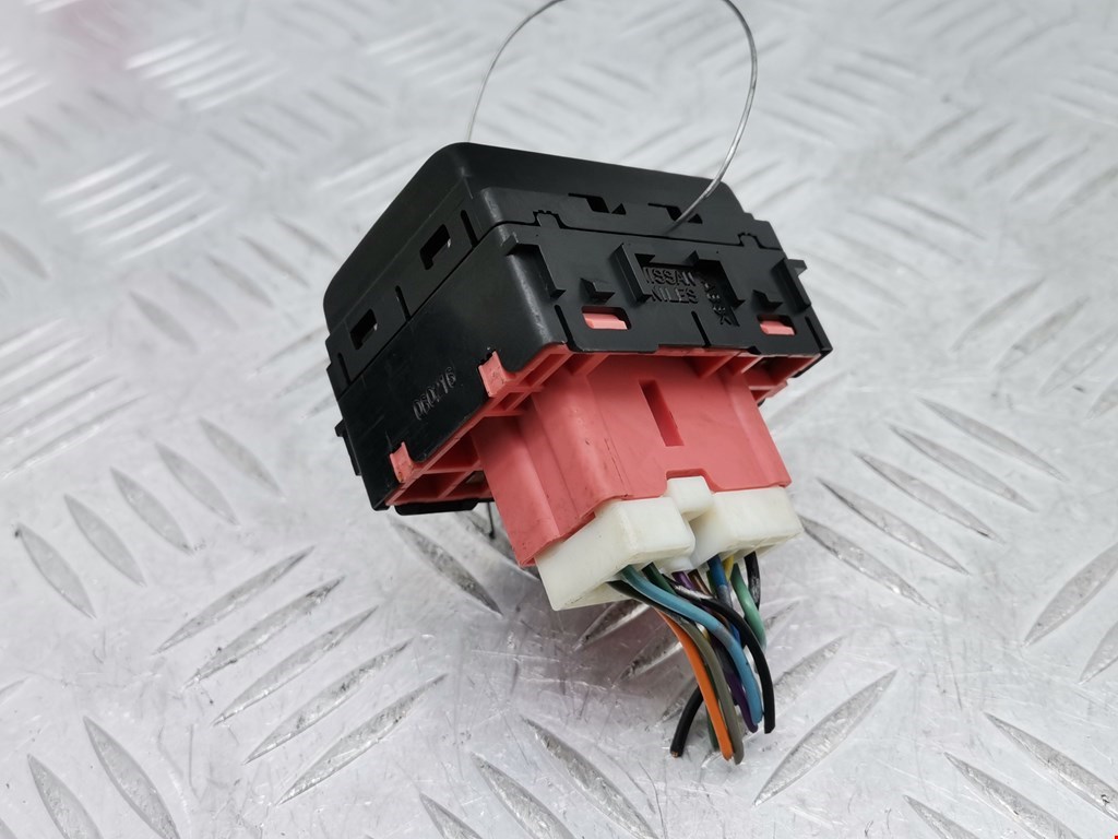 Блок управления зеркалами NISSAN Pathfinder R51M 2004-2014