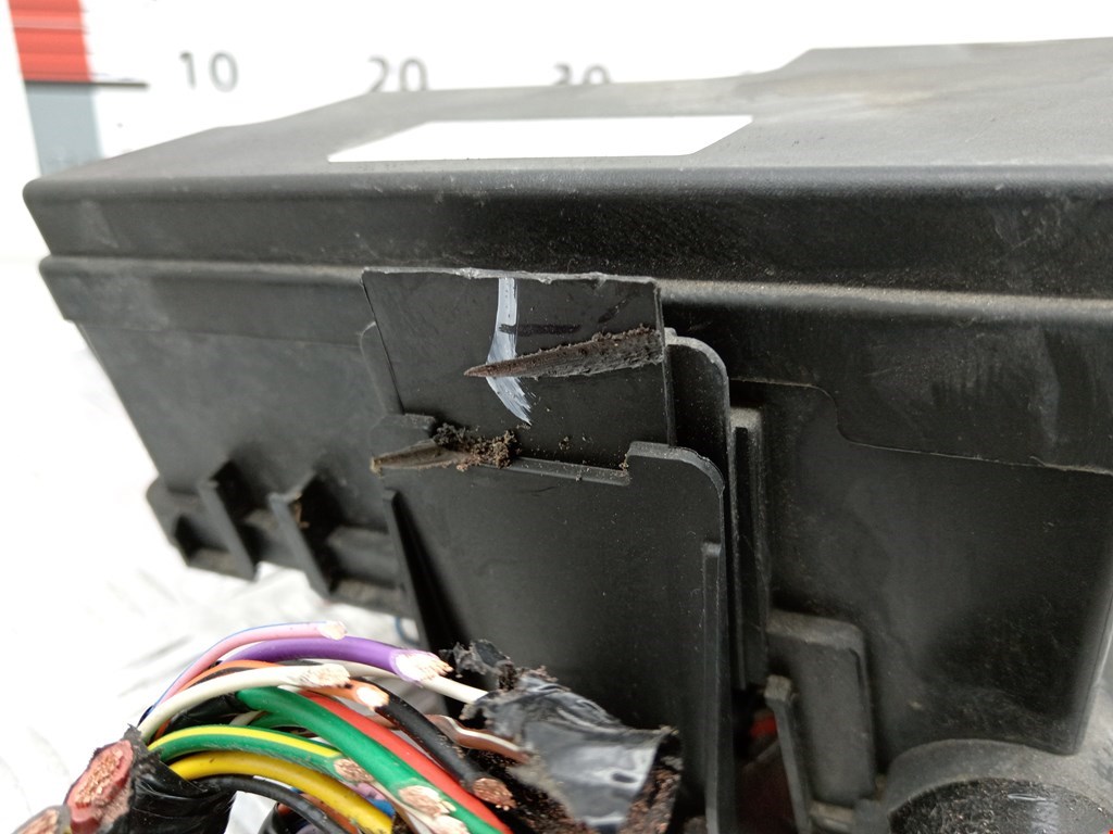 Блок реле RENAULT Koleos HY 2008-2016