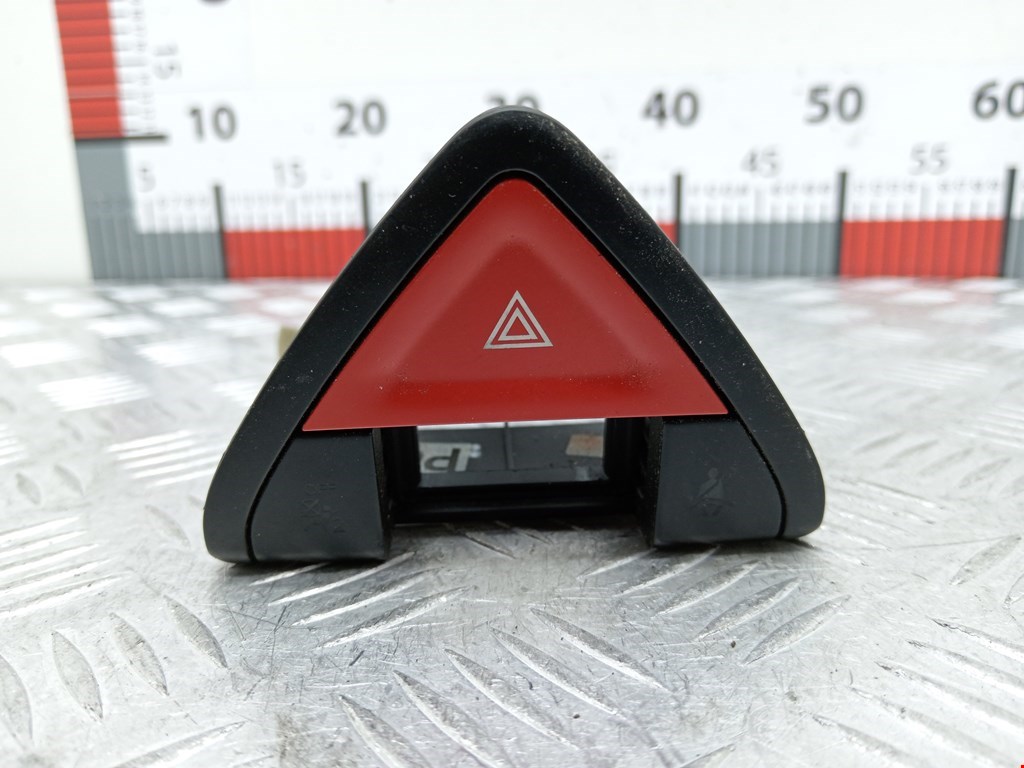 Кнопка аварийной сигнализации Renault Koleos (2008-2016)