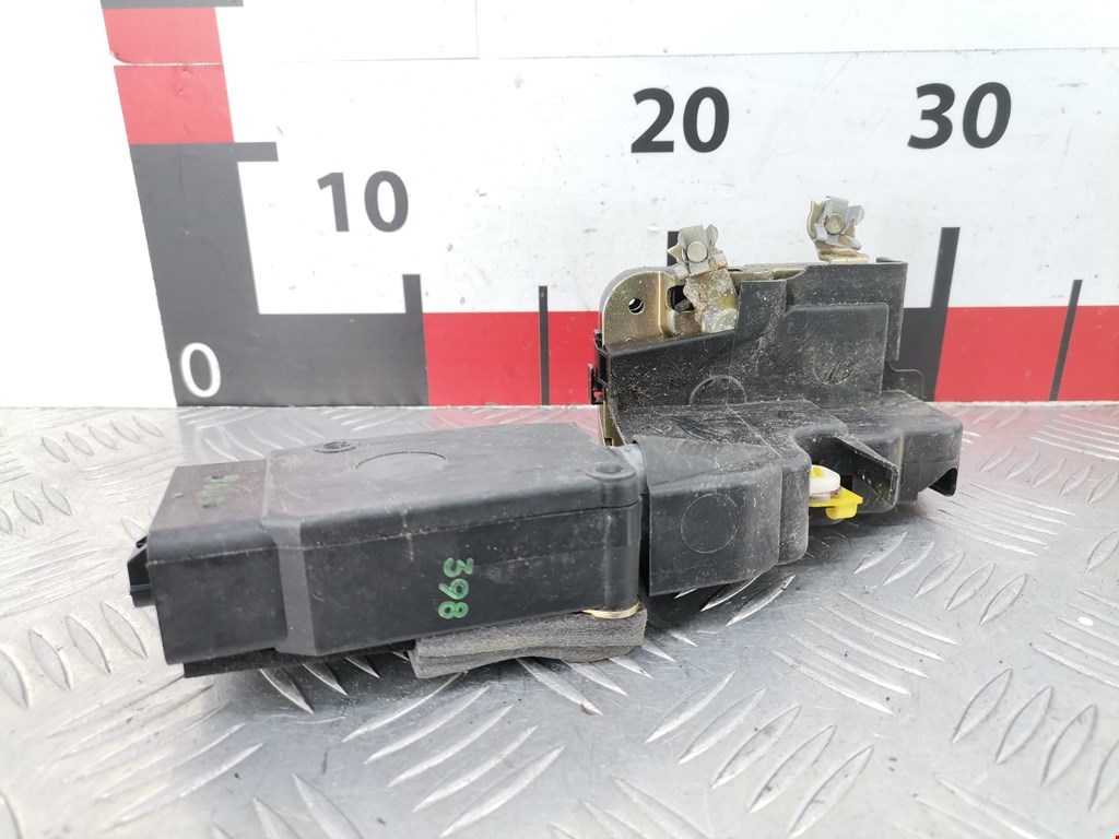 Замок двери передней правой MITSUBISHI Carisma 1995-1999