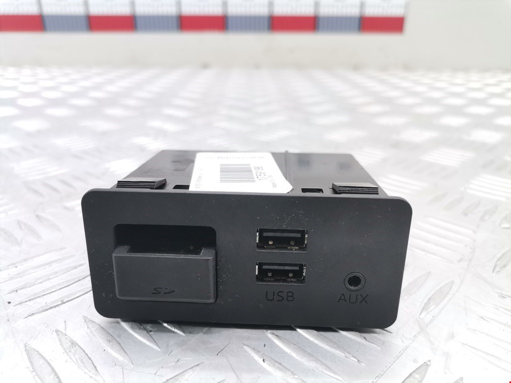 Разъем AUX/USB MAZDA CX-3 2015-н.в.