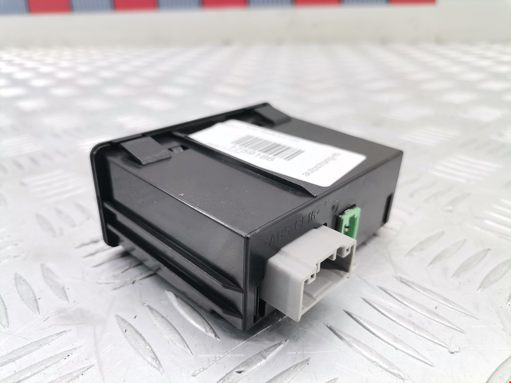 Разъем AUX/USB MAZDA CX-3 2015-н.в.