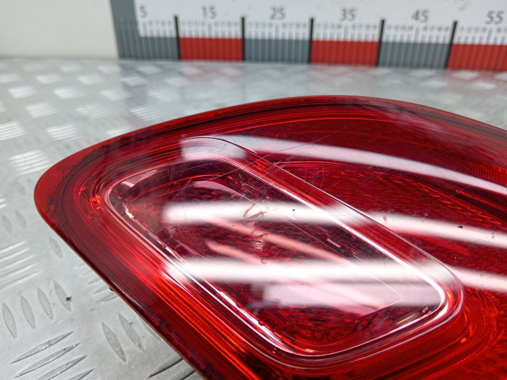 Фонарь задний внутренний правый OPEL Astra J 2009-2017