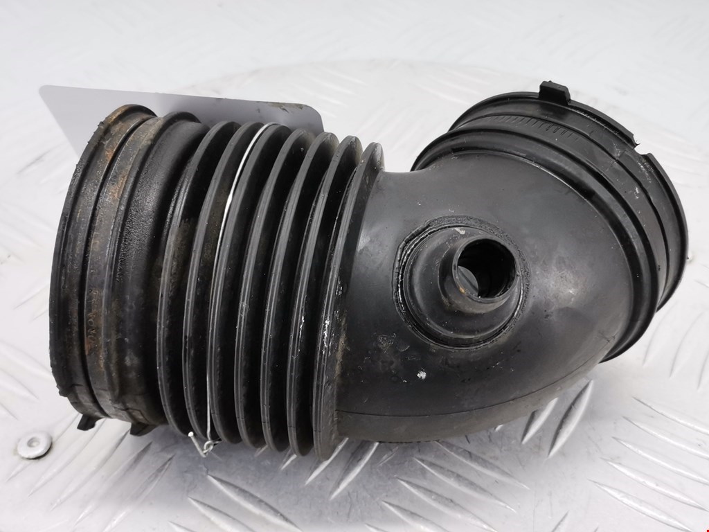 Патрубок воздушного фильтра BMW 1er E81\E87 2004-2011