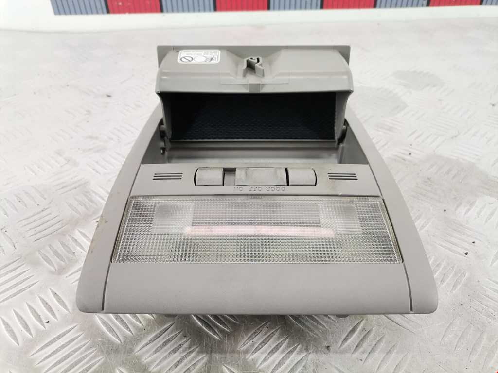 Плафон салонный (салона фонарь) TOYOTA Prius II XW20 2003-2012