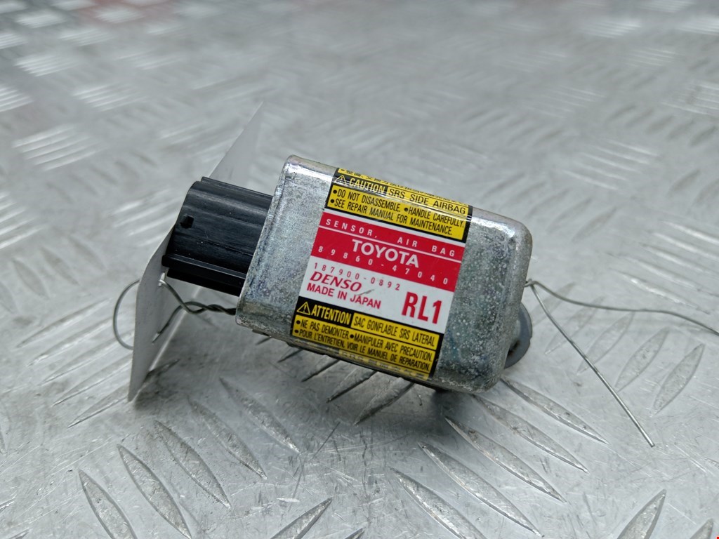 Датчик AIR BAG (подушек безопасности) TOYOTA Prius II XW20 2003-2012