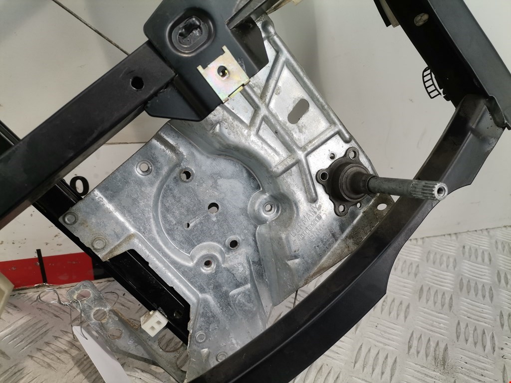 Стеклоподъемник задний левый AUDI A4 B5 1995-2001