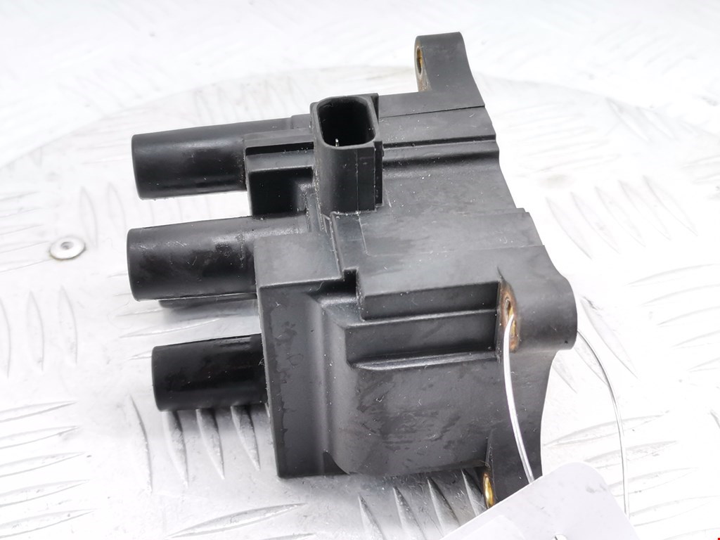 Катушка зажигания FORD Fiesta 2008-2012