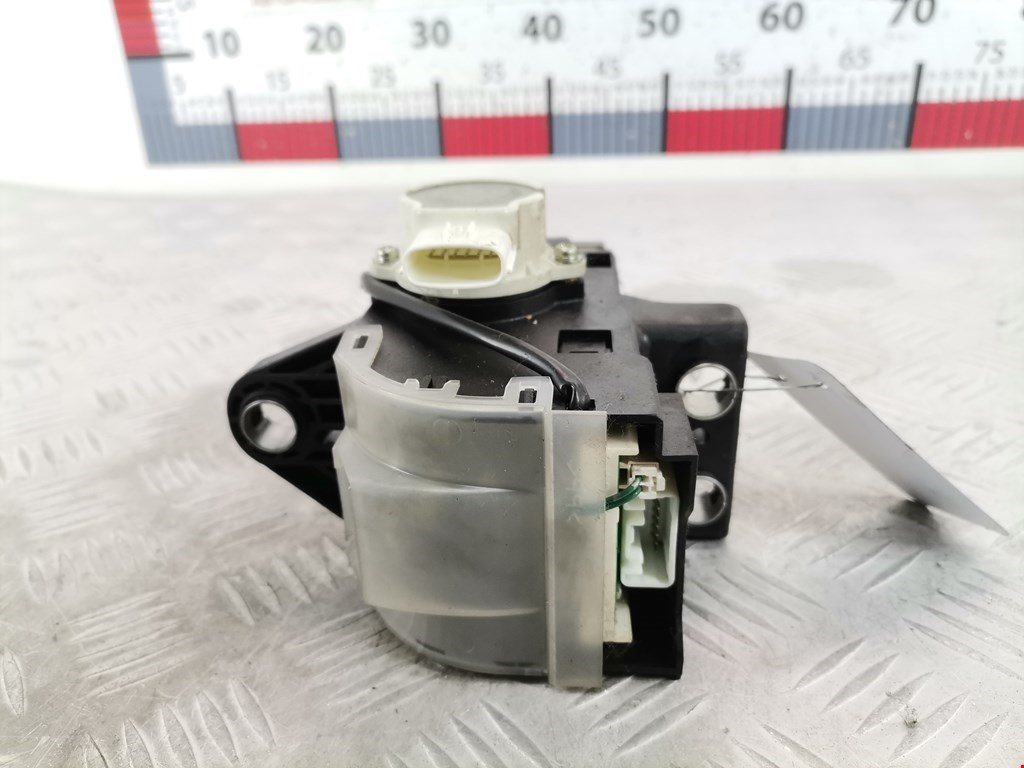 Кулиса (селектор) АКПП/МКПП в салоне TOYOTA Prius II XW20 2003-2012