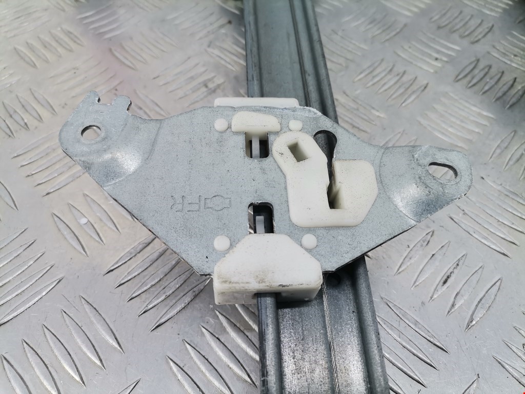 Стеклоподъемник задний правый NISSAN Qashqai J10 2006-2013