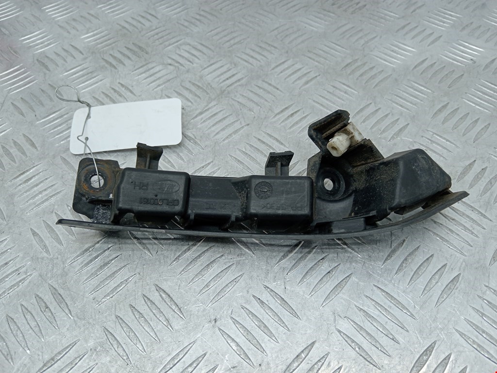 Кронштейн переднего бампера правый LAND ROVER Range Rover Sport 2005-2013