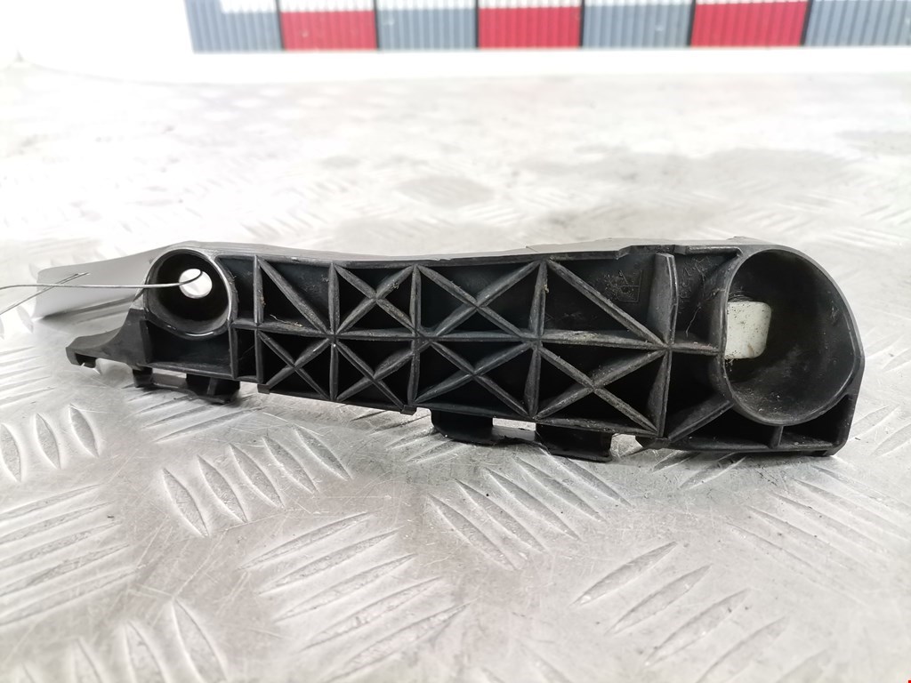 Кронштейн заднего бампера левый правый TOYOTA RAV 4 XA30 2006-2012