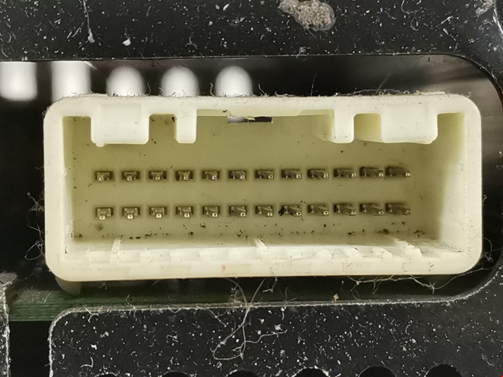 Усилитель акустической системы TOYOTA Prius II XW20 2003-2012