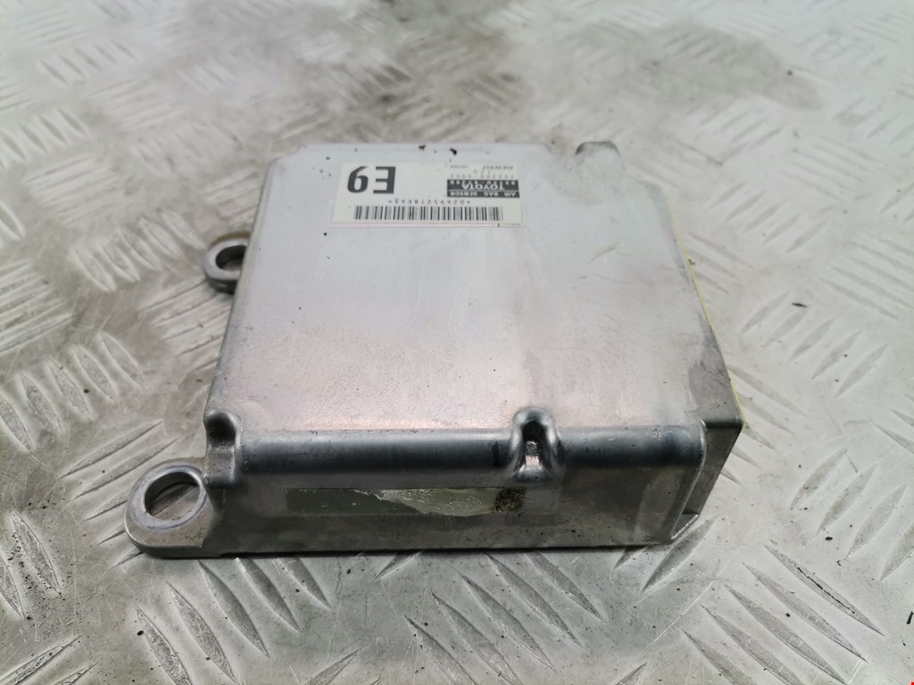 Блок управления AIR BAG TOYOTA Prius II XW20 2003-2012