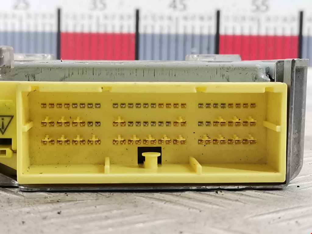 Блок управления AIR BAG TOYOTA Prius II XW20 2003-2012