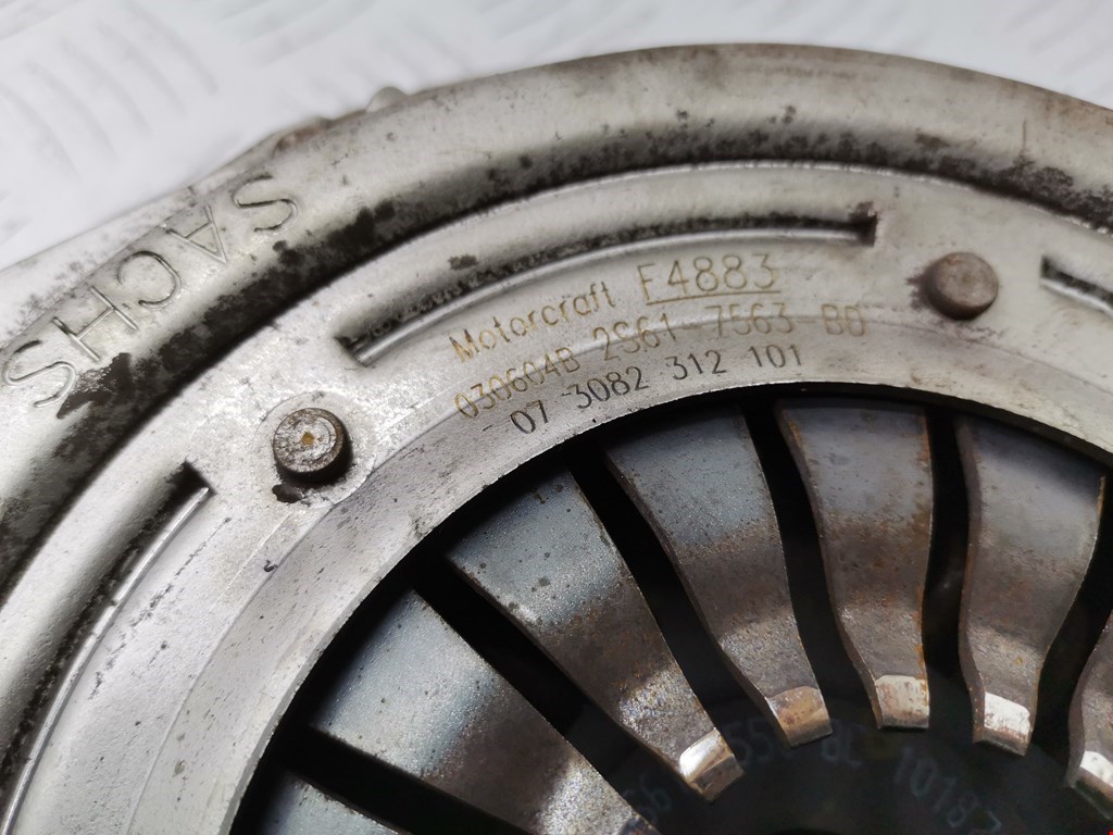 Маховик (демпфер сцепления) FORD Fiesta 2001-2008