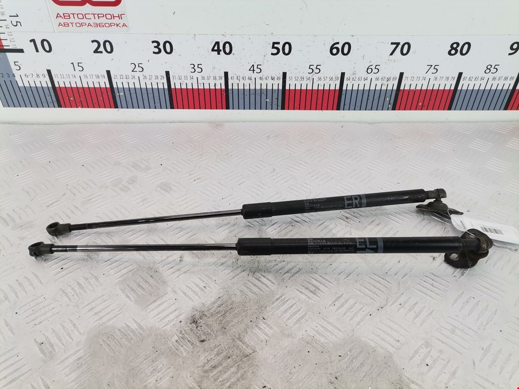 Амортизатор крышки (двери) багажника TOYOTA Prius II XW20 2003-2012