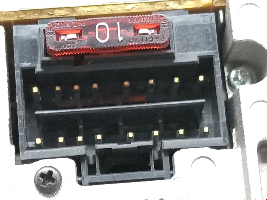 Магнитола MITSUBISHI L200 K6,K7 1996-2006