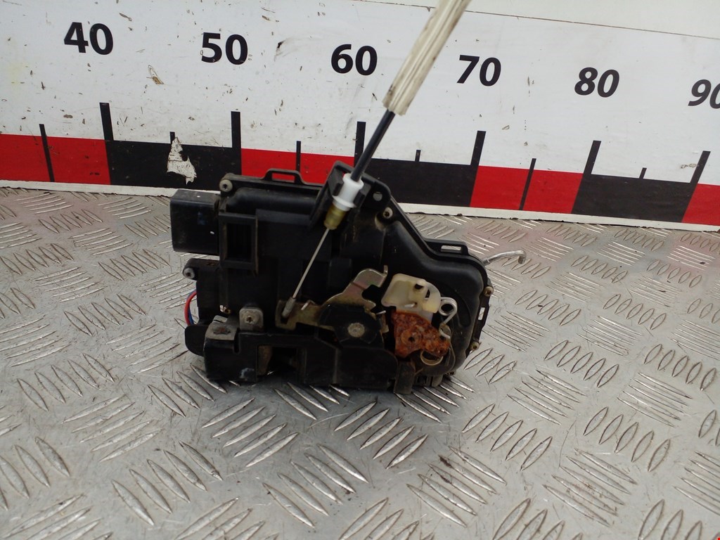 Замок двери передней правой AUDI A6 C5 1997-2004