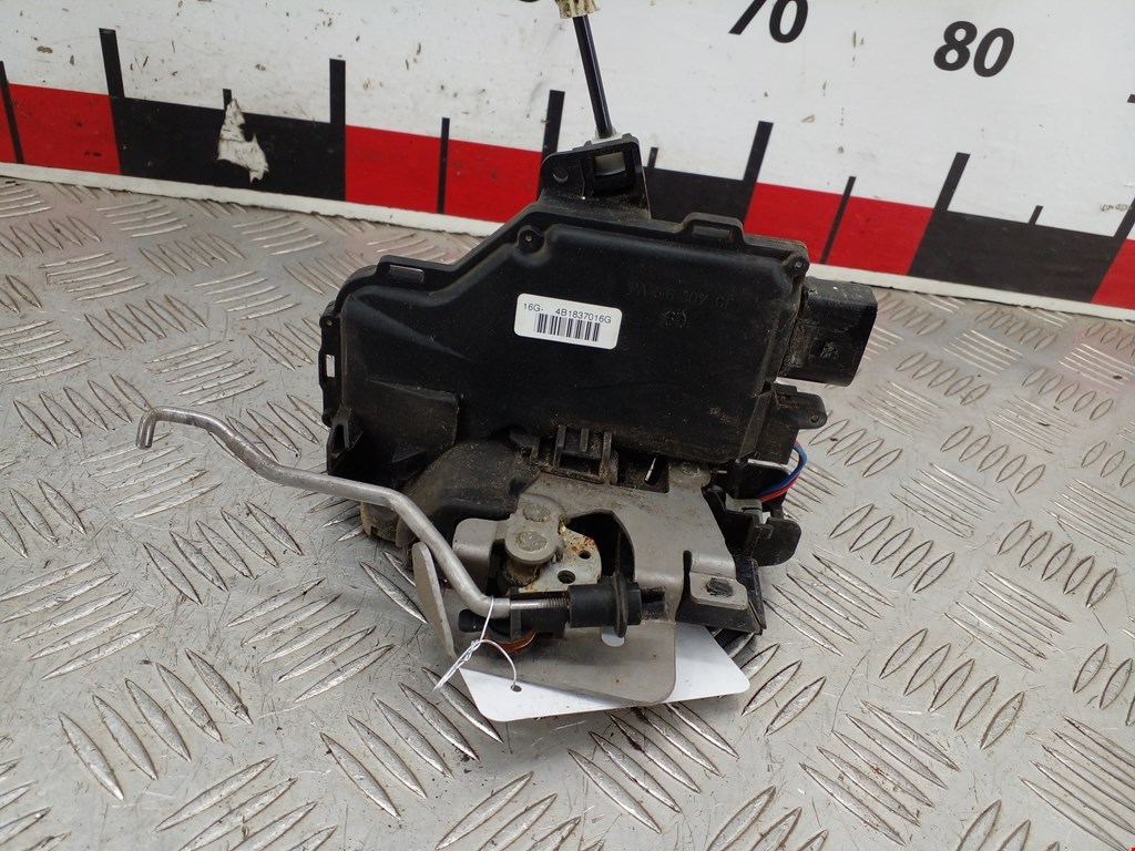 Замок двери передней правой AUDI A6 C5 1997-2004