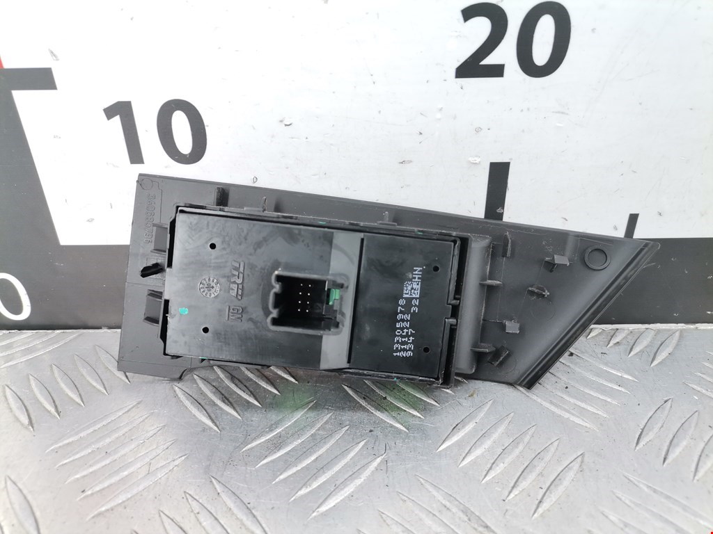 Блок управления стеклоподъемниками OPEL Astra J 2009-2017