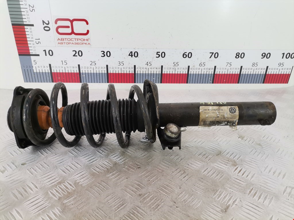 Стойка амортизатора переднего правого Volkswagen Touran 1 (2003-2015)